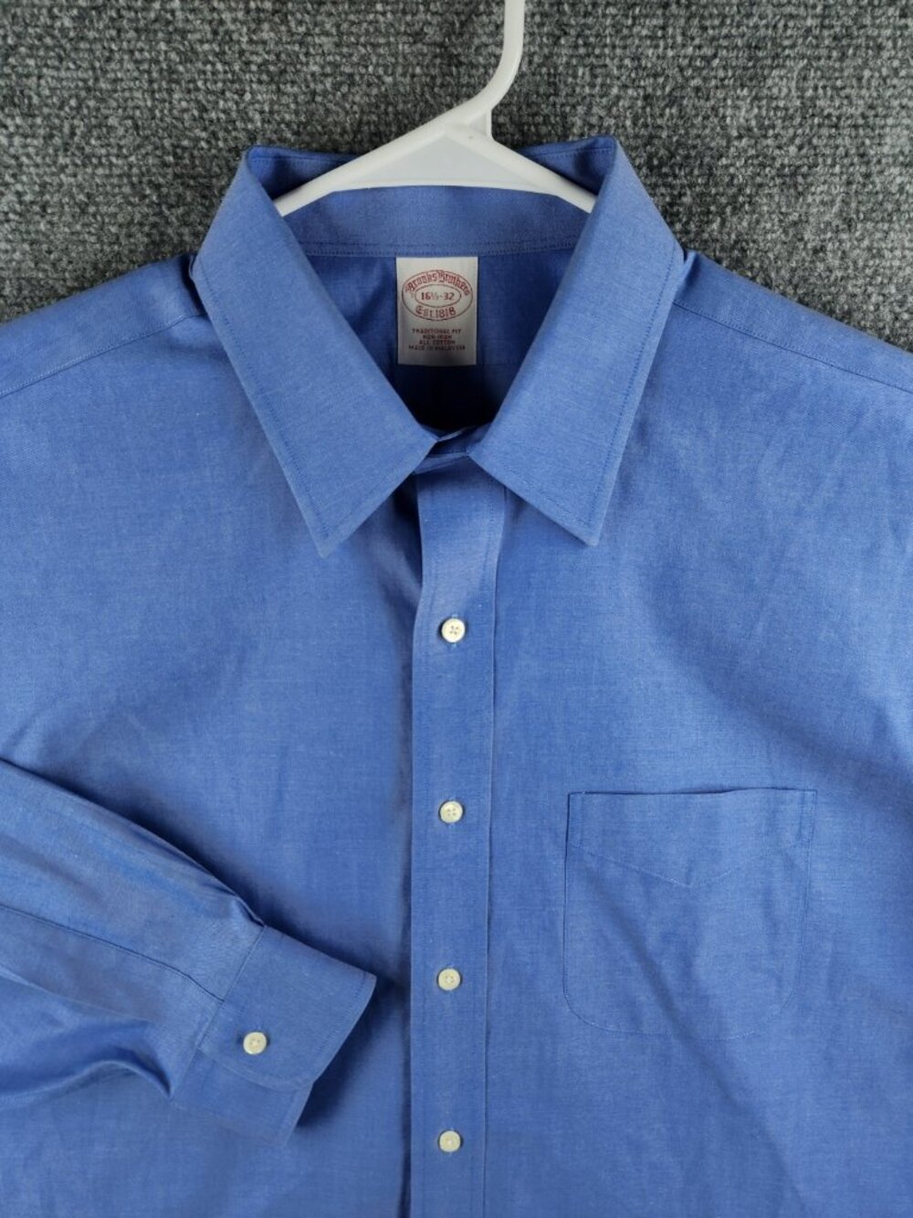 Brooks Brothers Non Iron Button Up Shirt Long Sleeve 16.5 32 Traditional Point